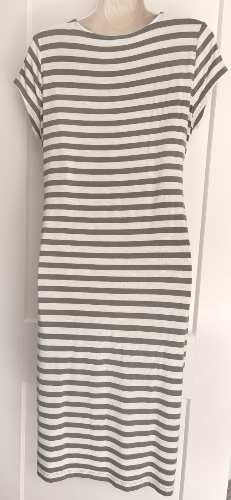 Chico’s 0 Small Dress Grey White Stripe Diagonal Tiers TShirt Style Cap Sleeves
