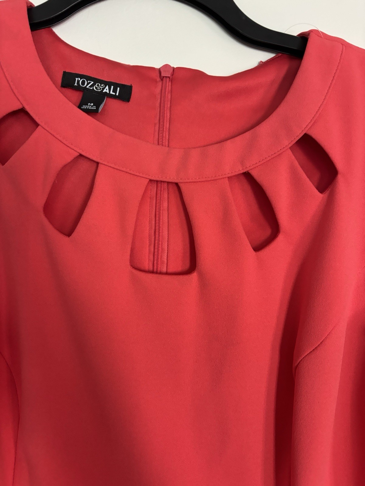 Roz & Ali Red Solid Sleeveless Cut-Out Keyhole Round Neck Zip Dress 14 Reg