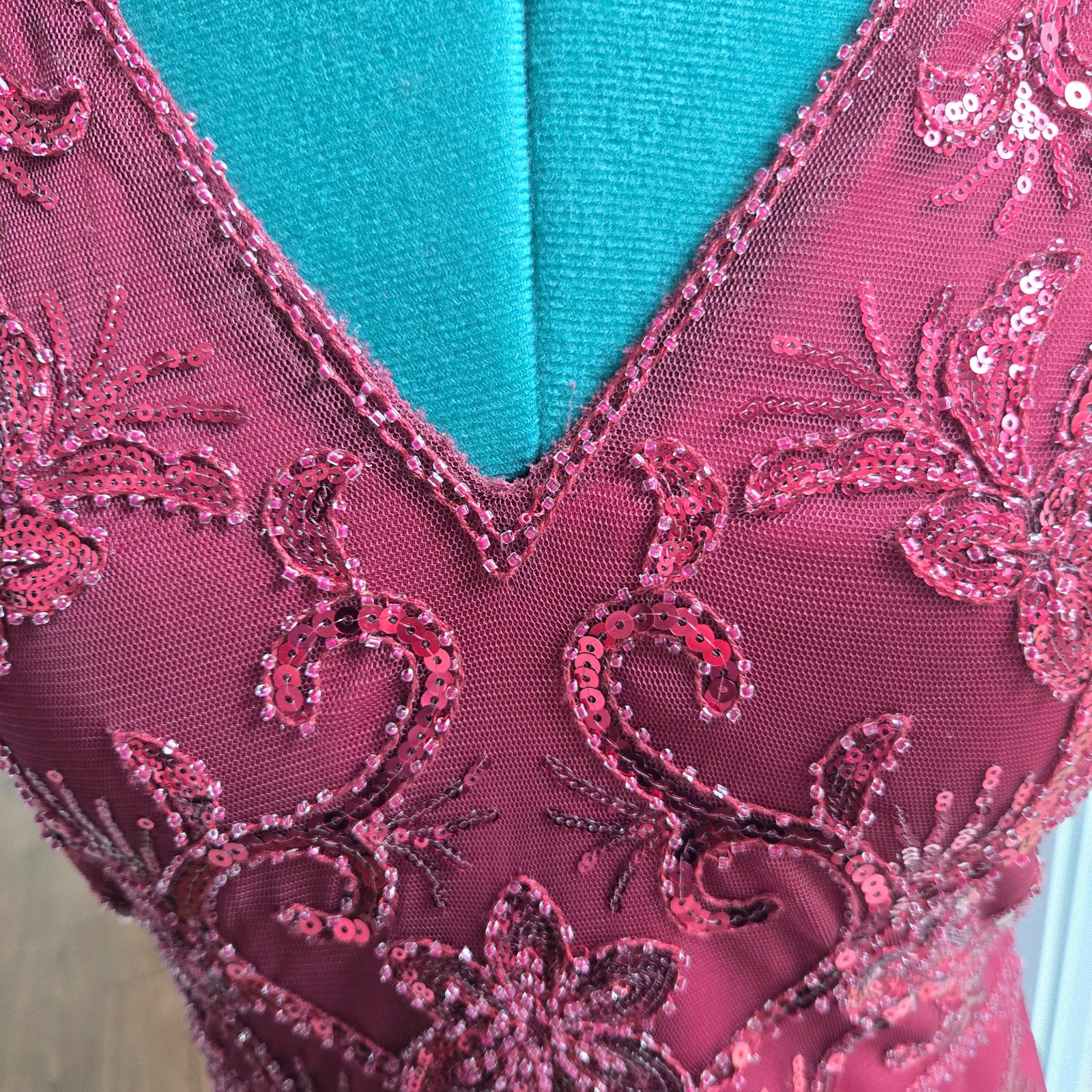 Burgundy Sequined Net Over Lining Mermaid Formal Maxi Prom Sz Small / Medium