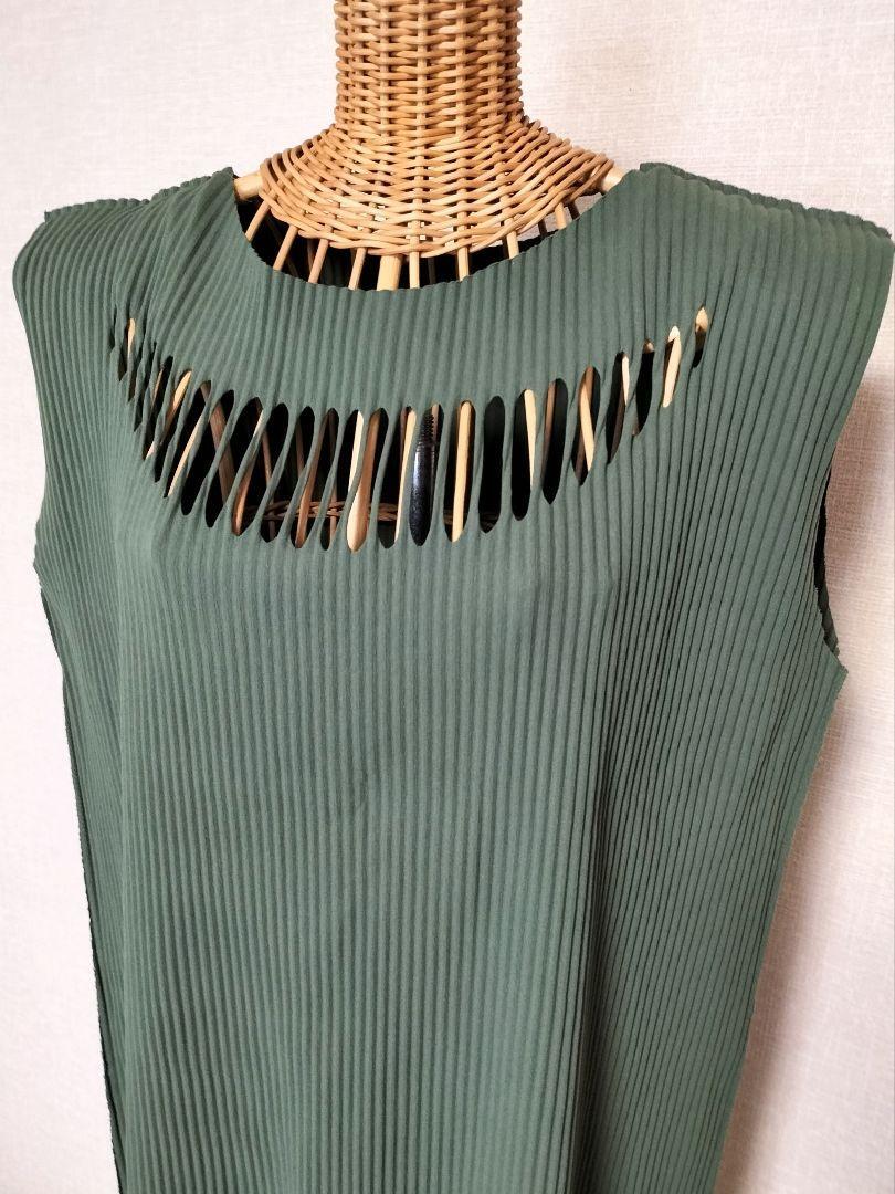 ISSEY MIYAKE Pleated Dress Khaki Length 39 inches