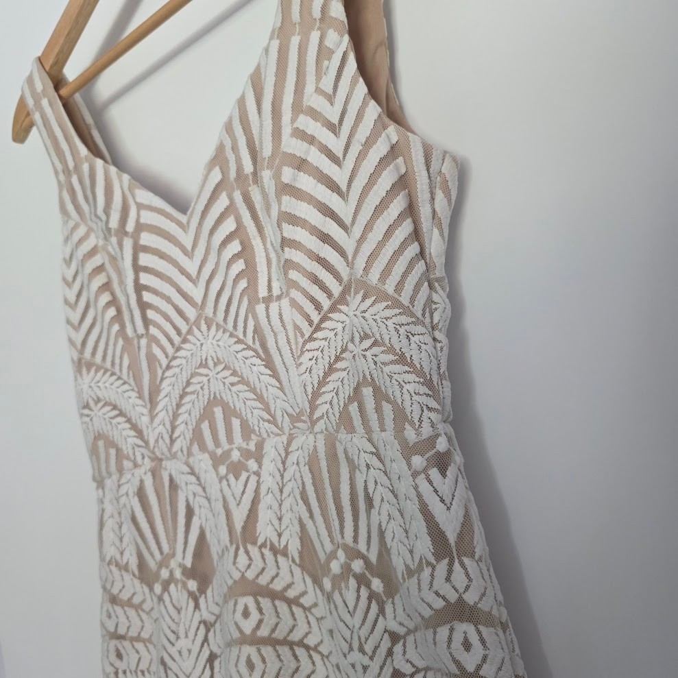 Hello Molly White Lace Overlay Bodycon Mini Dress V Neck Sleeveless Size S US 4