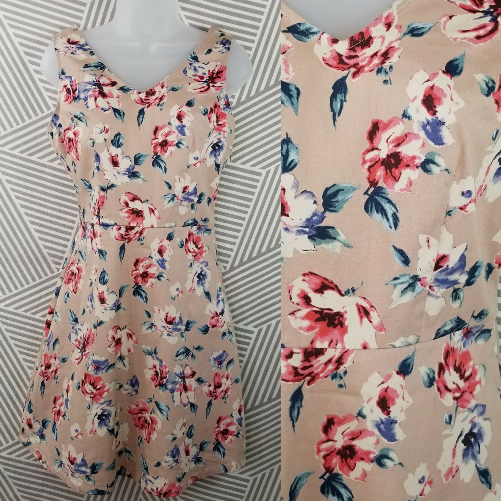 Charming Charlie Sleeveless Floral Dress size Small Back keyhole Cut Out