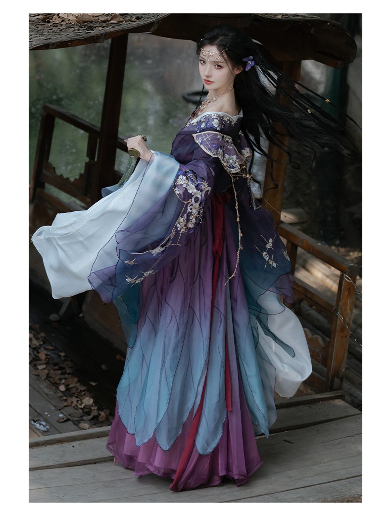 GU – Exotic Hanfu-Inspired Gradient Embroidered Bustier Set for Spring & Summer