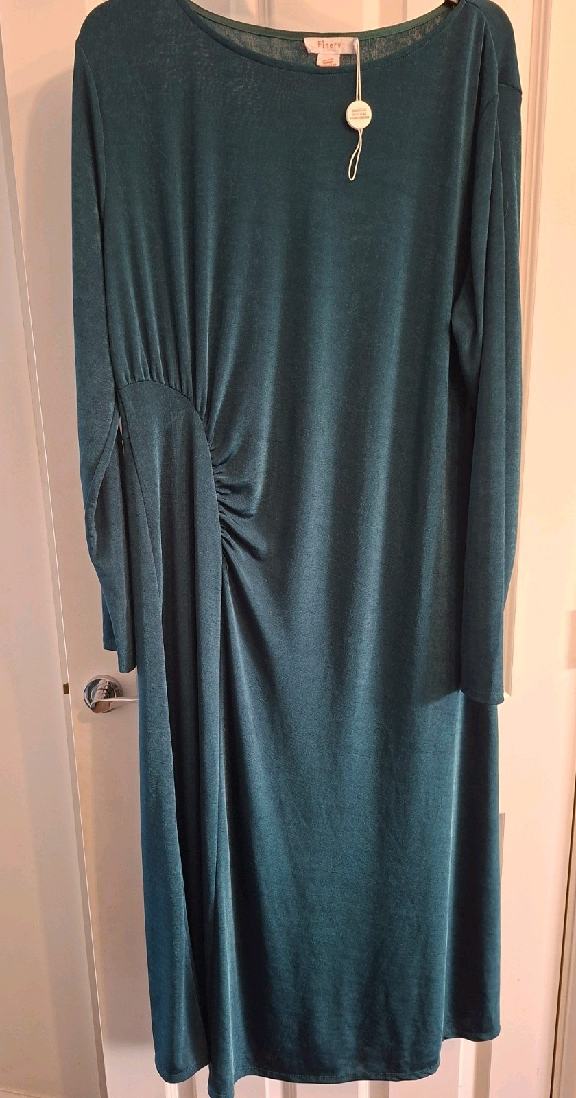 FINERY DRESS SIZE 20 EMERALD GREEN ATRETCHY AND COMFORTABLE BNWT STUNNING