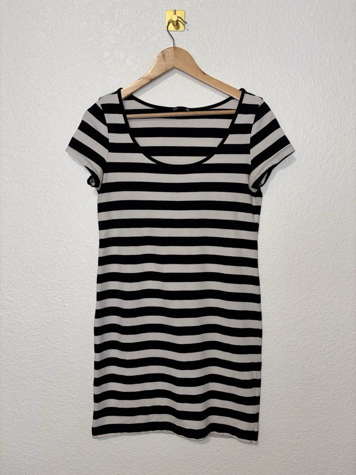 H&M Basic Womens Large Black White Striped Scoop Neck Bodycon T Shirt Dress