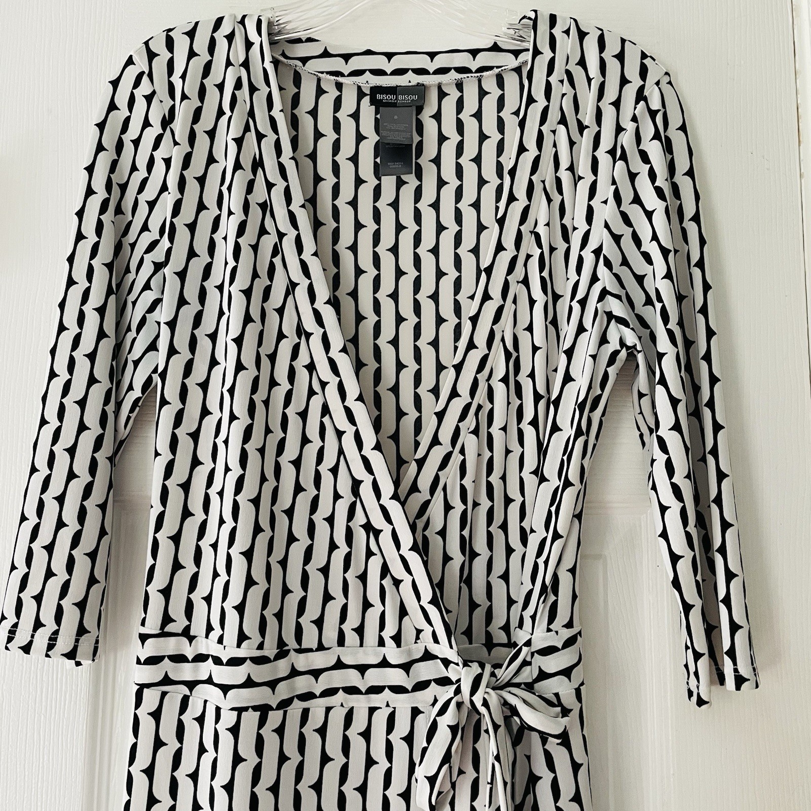 Bisou Bisou Women Size 8 Black Patterned Chain Link Midi Wrap Dress