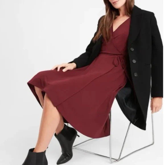Banana republic Wrinkle resistant Long sleeve Wrap Dress M