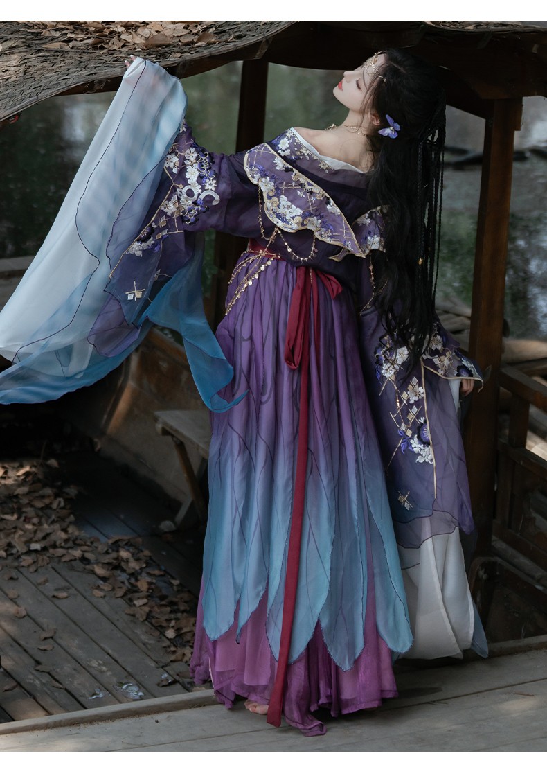 GU – Exotic Hanfu-Inspired Gradient Embroidered Bustier Set for Spring & Summer