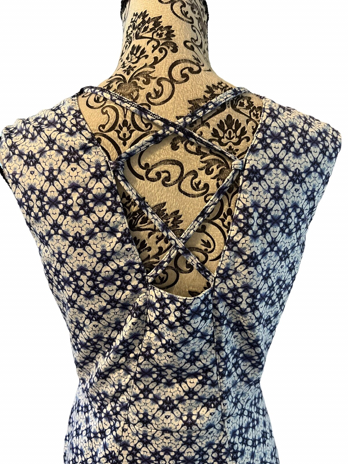 TITLE NINE Geometric Print Nylon Spandex Blend Knit Cross Back Dress Size S Golf