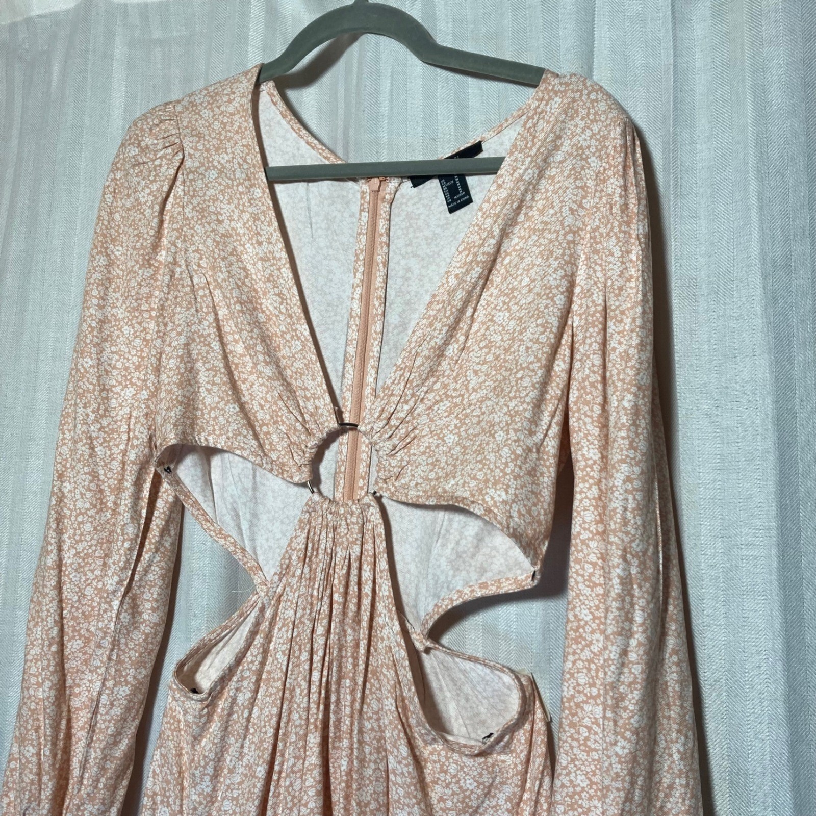 Forever 21 Peach Floral Cutout Ring Mini Dress Long Puff Sleeve M Boho Festival