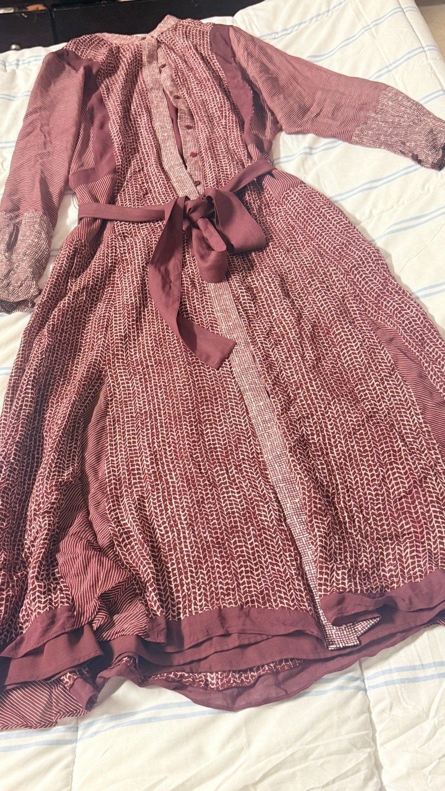 Beautiful Dress Very Good Condition Size 6 Burgundy Red Nice Any Occasion