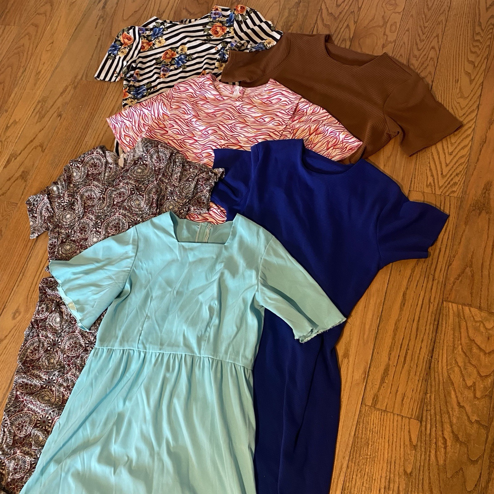 Lot Of 6!! Amish Mennonite Dresses All 40” Bust/34” Waists Various Lengths