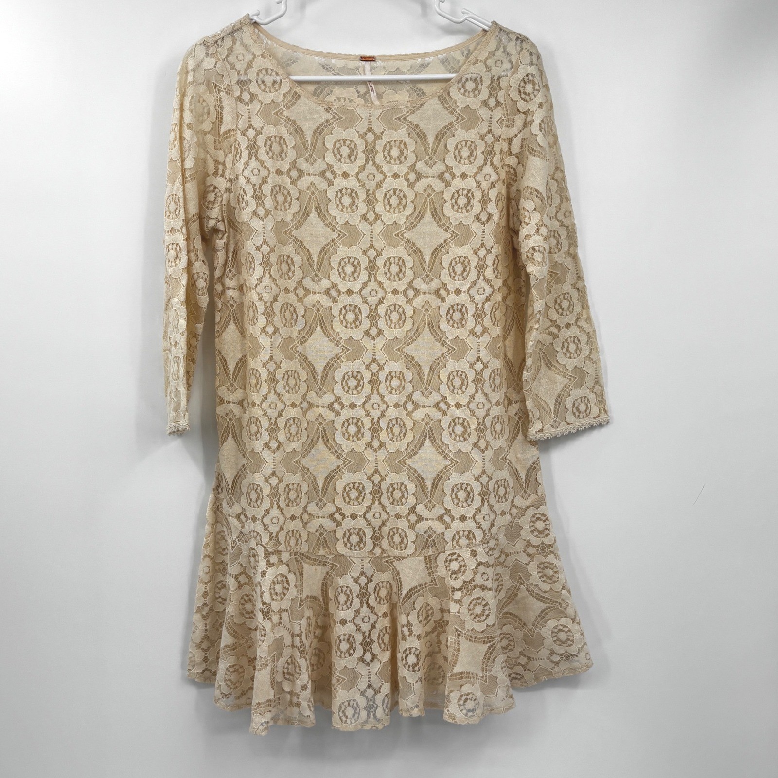 Free People Cream Lace Drop Waist Mini Dress Ruffle Hem 3/4 Sleeve Sz 6 Overlay