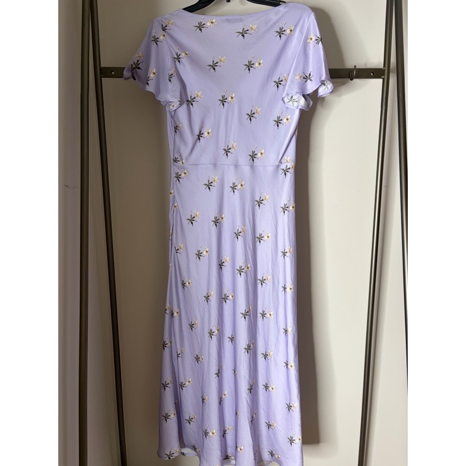 Vineyard Vines Lilac Satin Flutter-Sleeve Midi Dress with Small Floral Print