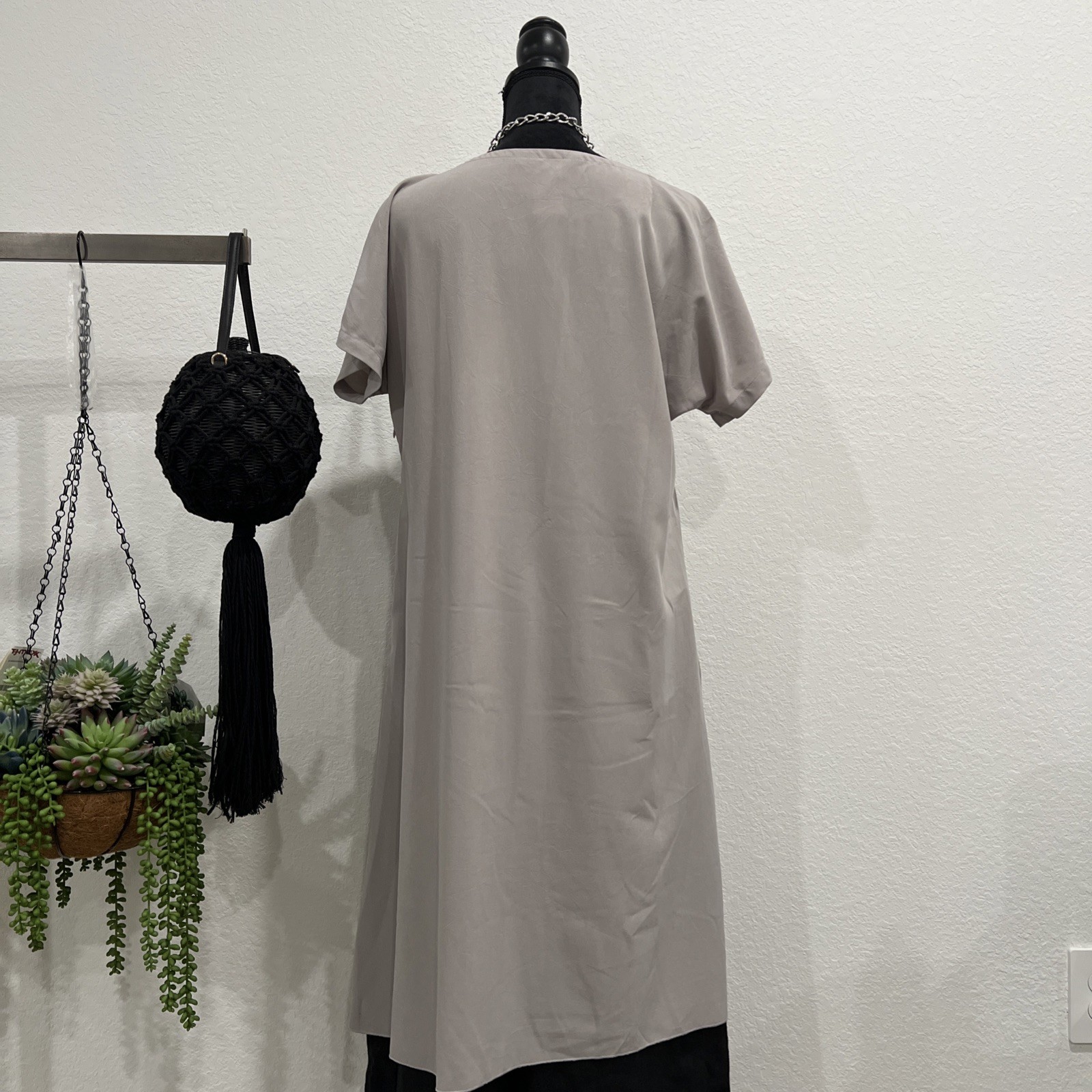 Moyuru Polyester Gray Midi Dress Sz M (item B10)