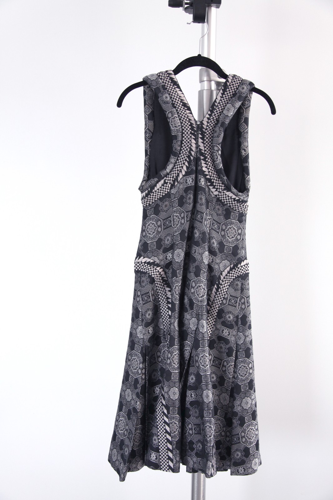 Alexander McQueen – “Scanners” Autumn/Winter 2003 Khakhama Brocade Silk Dress 40