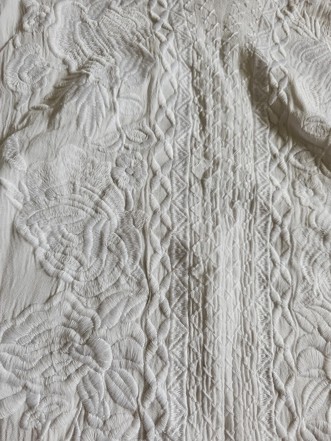 Cute Options Size L 100% Rayon White Sleeveless Embroidered Dress. C34