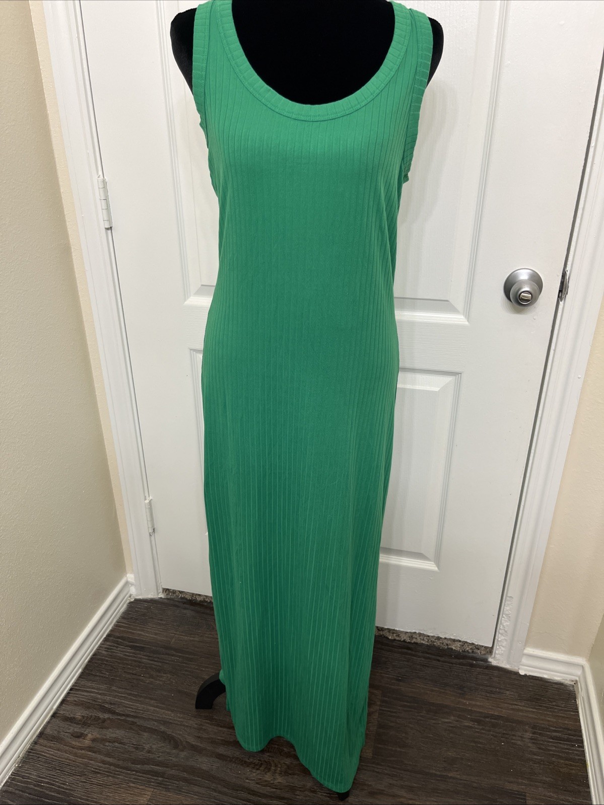 Absolutely maxi dress vibrant green ribbed sleeveless piece 2 side slits Small