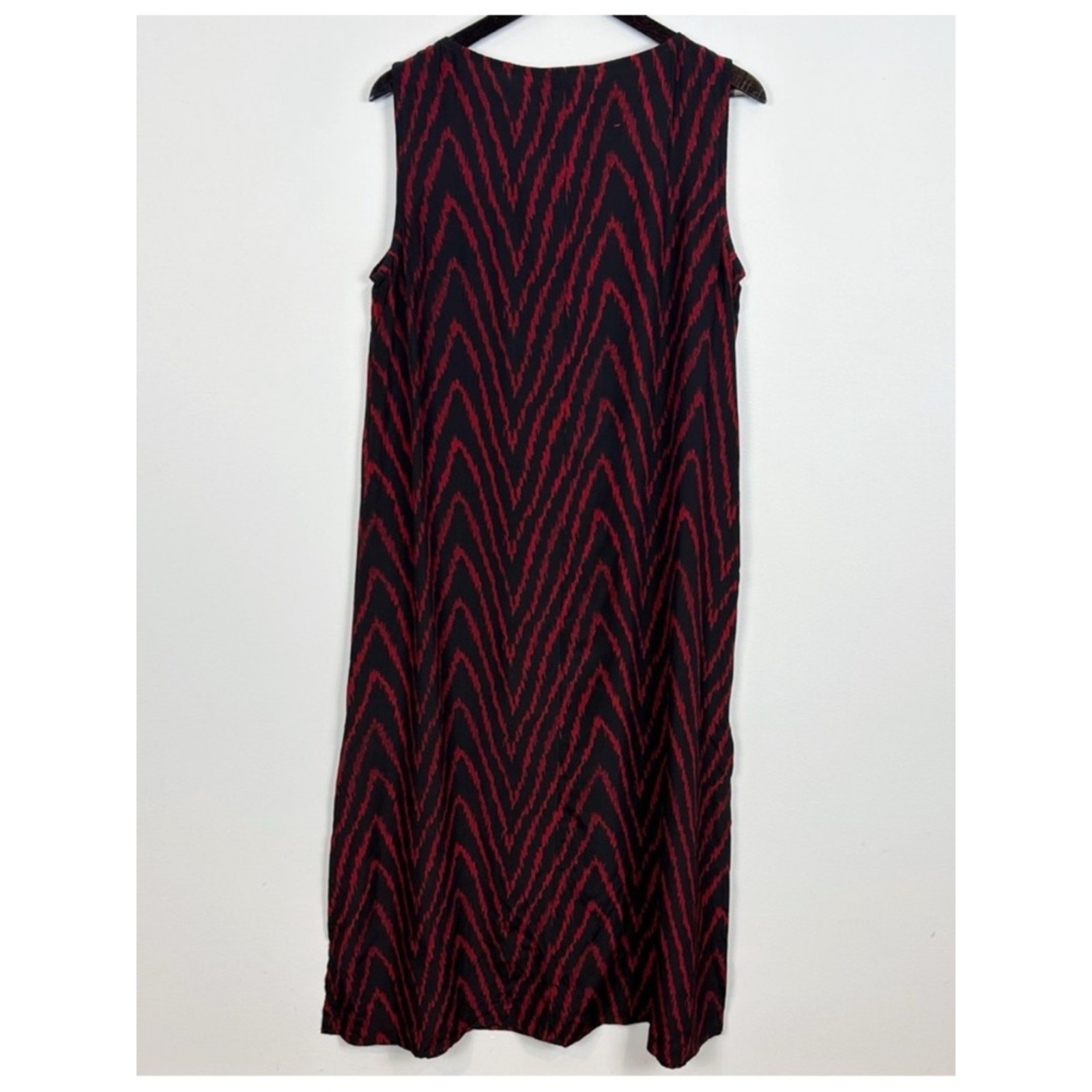 Finity Naturals Sleeveless Maxi Dress Women’s Size Large Black and Red Chevron