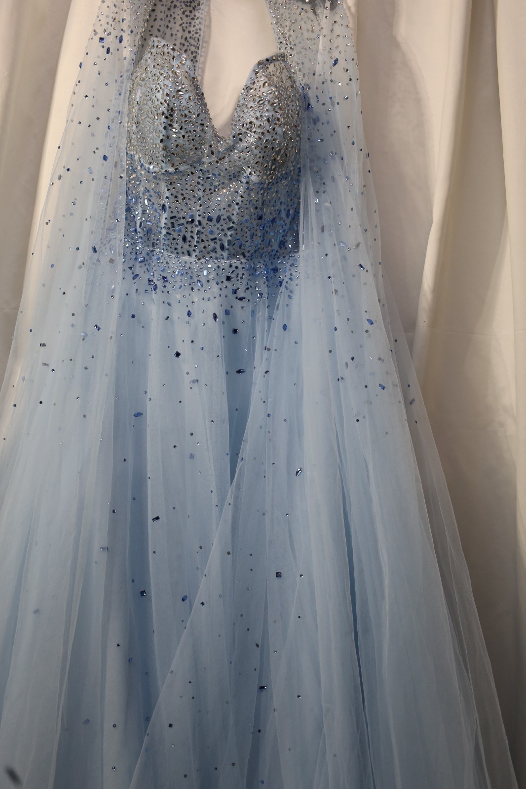 Elegant Evening Dress Light Blue Tulle Crystal Embellished Rhinestones