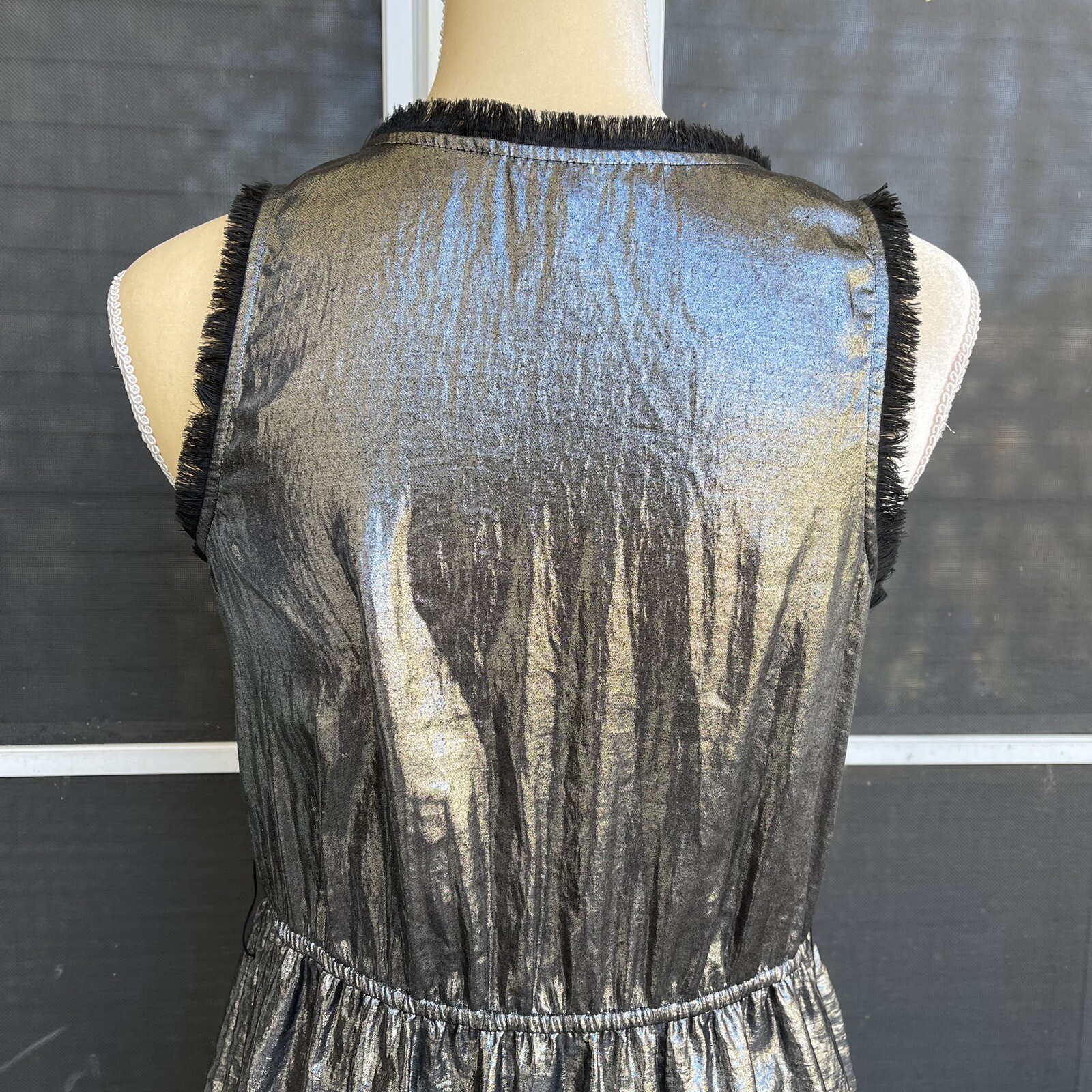 BCBG Maxazria Shimmering Metallic Silver V-Neck Dress Sz XS Polyester/Silk Blend