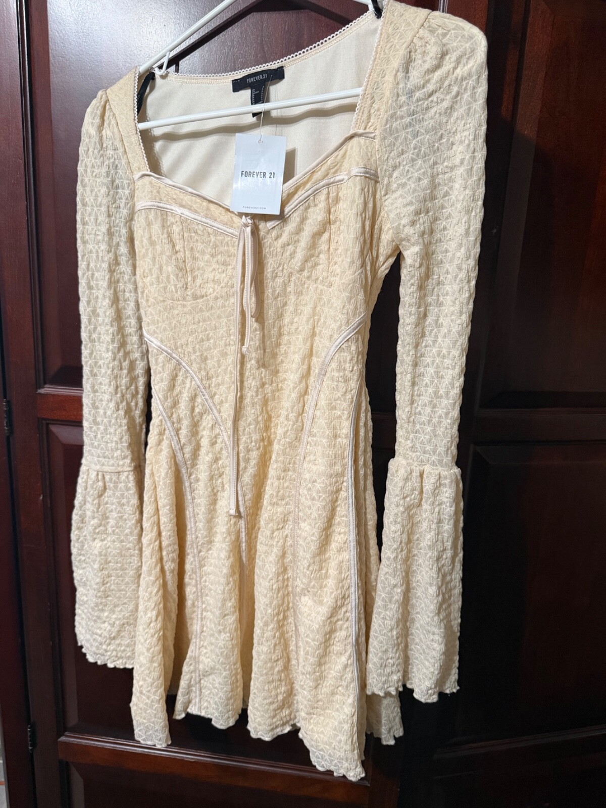 FOREVER 21 dress cream size S short LE Shell 92% nylon 8% Spandex