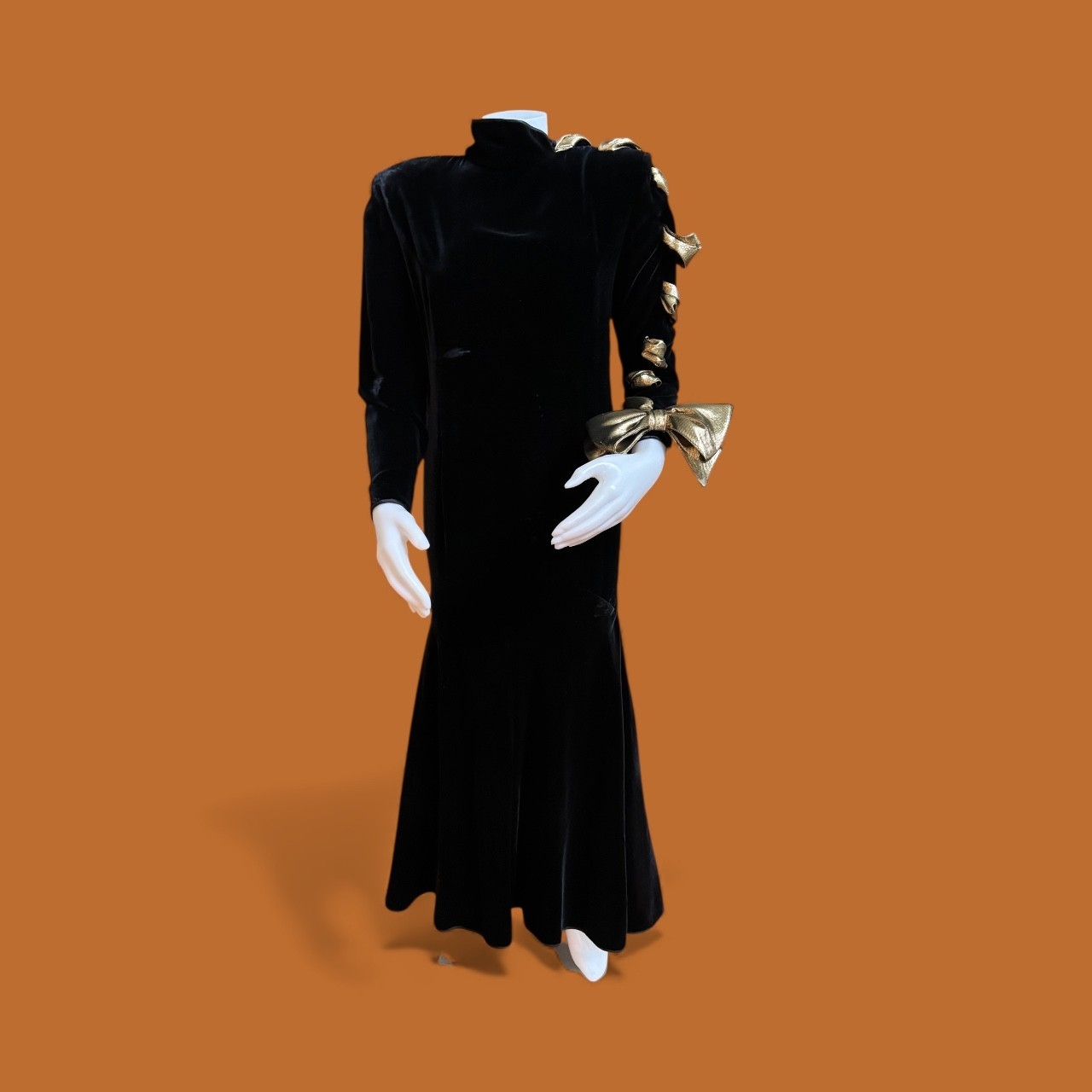 VTG VALENTINO BOUTIQUE BLACK VELVET LONG SLEEVE GOWN GOLD LAME BOW SLEEVE SZ 12