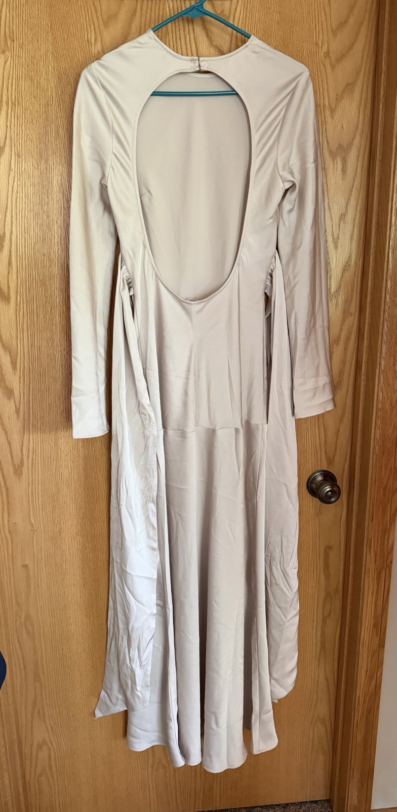 H&M Open Back Long Sleeve Satin Dress In Light Beige Size Small. NWT (runs Small
