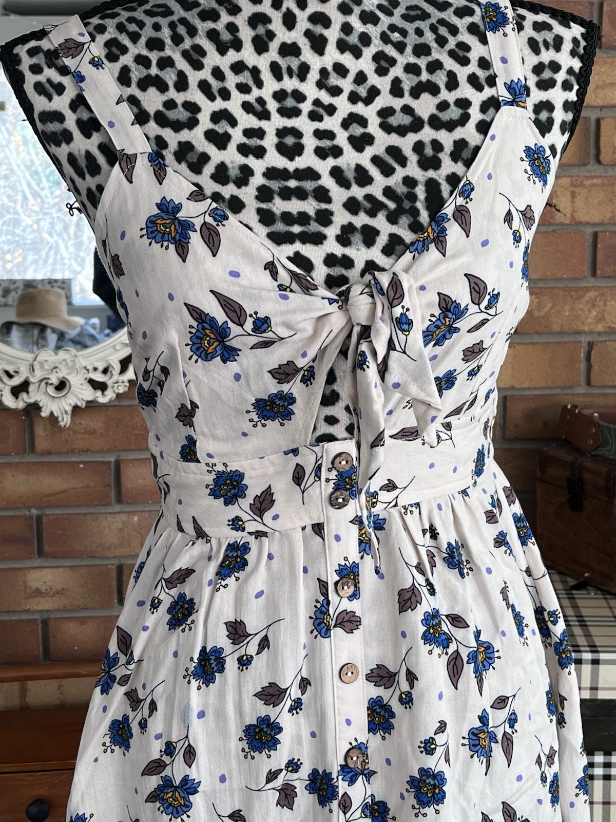J.O.A Just One Answer Button Floral Dress (XS) Cream Blue Brown Linen Feel