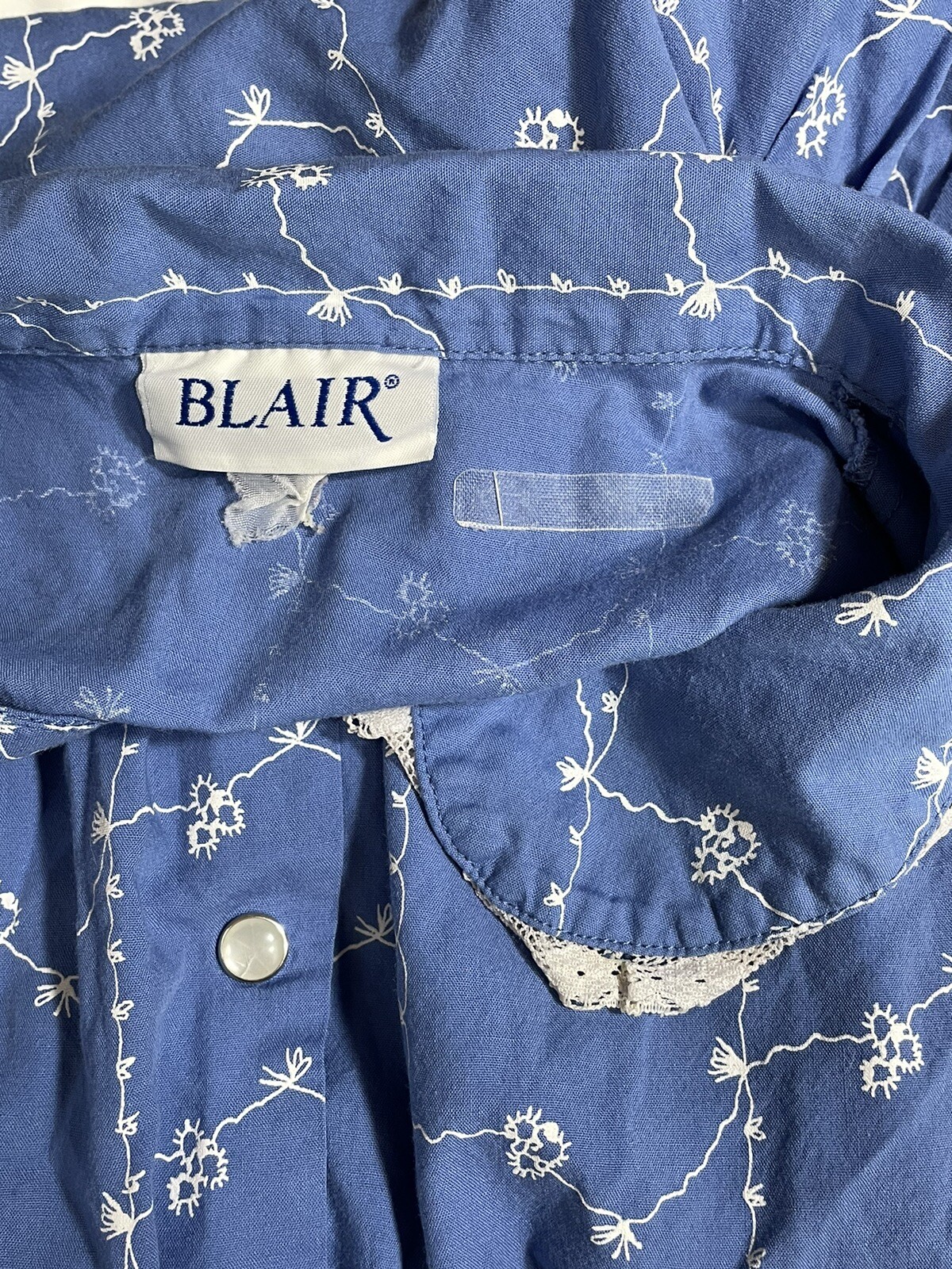 Vintage Smock Dress Size Medium Blue Floral Lace Pearl Snaps House Coat BLAIR M