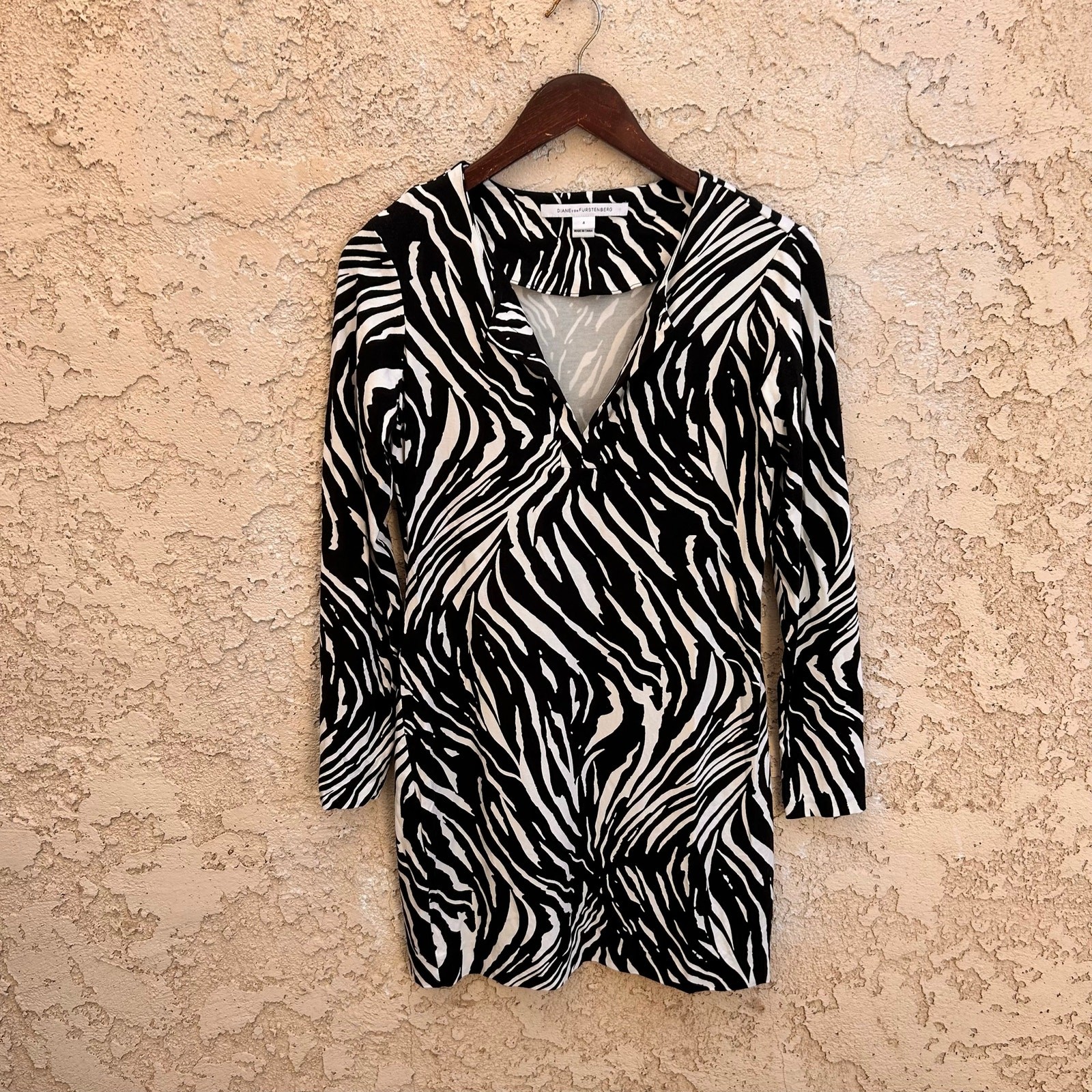 Diane von Furstenberg Black White Zebra Print Knit Dress Size 4