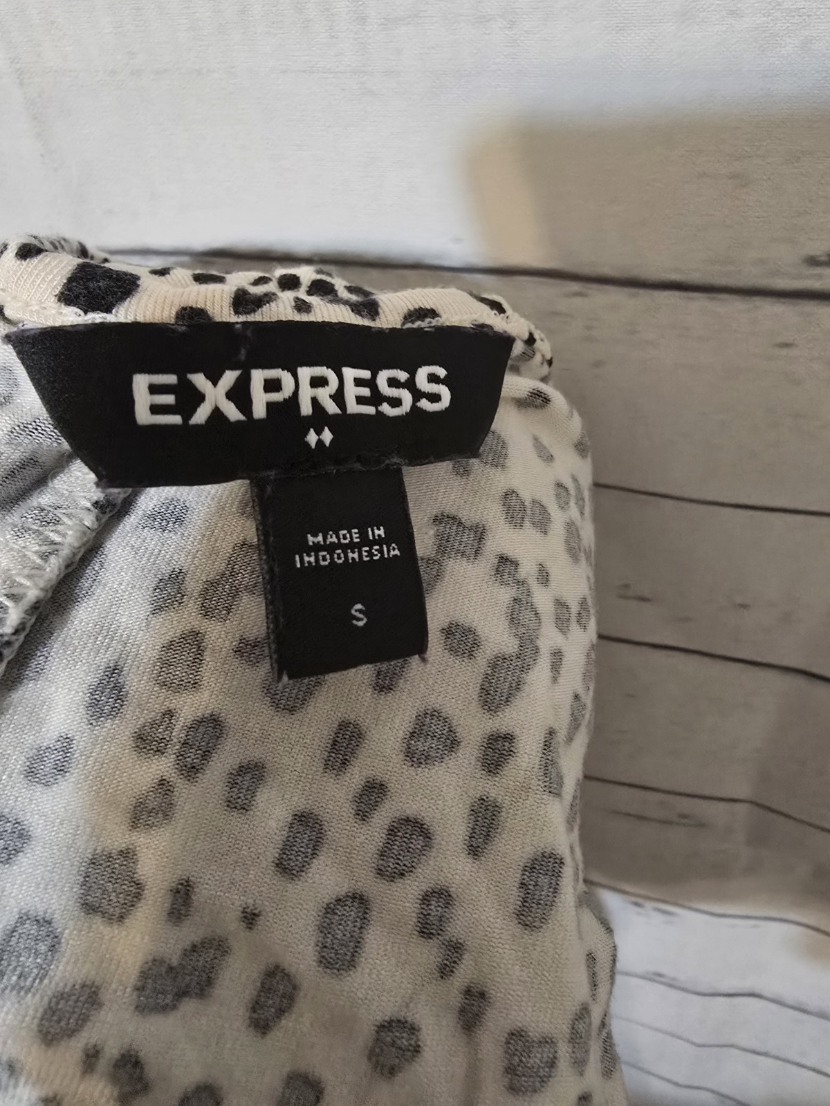 Women’s Express Beige Patterned Sleeveless Shift Dress, Size S
