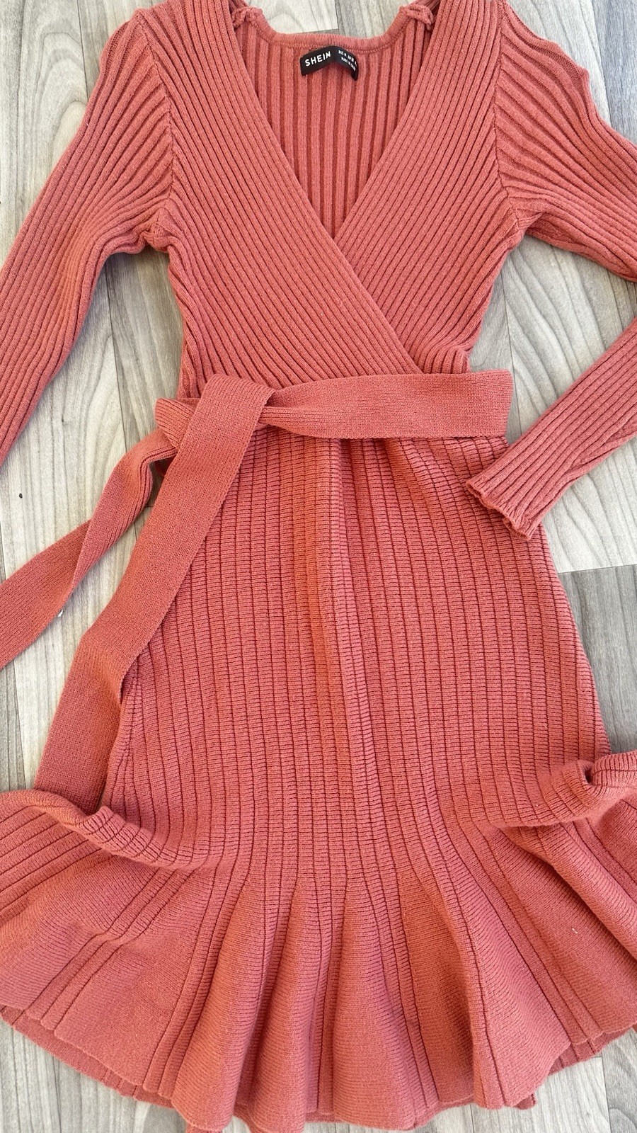 Women’s Dresses Light Coral Size Medium Long Sleeve V-Neck