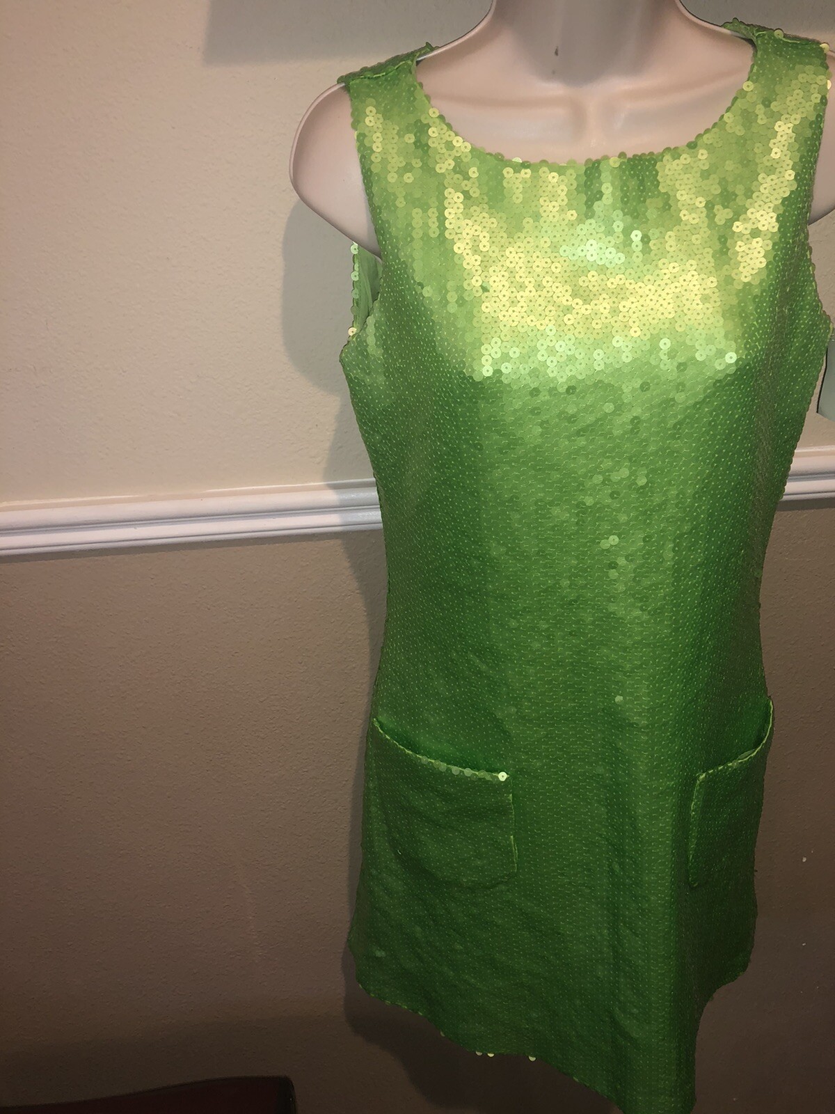 Vintage Jeanette Kastenberg Silk Sequin Mod Dress Green. Size 4-6