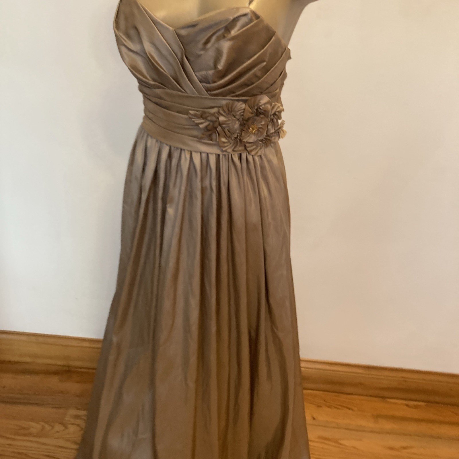 Watters and Watters size 6 beige long gown dress
