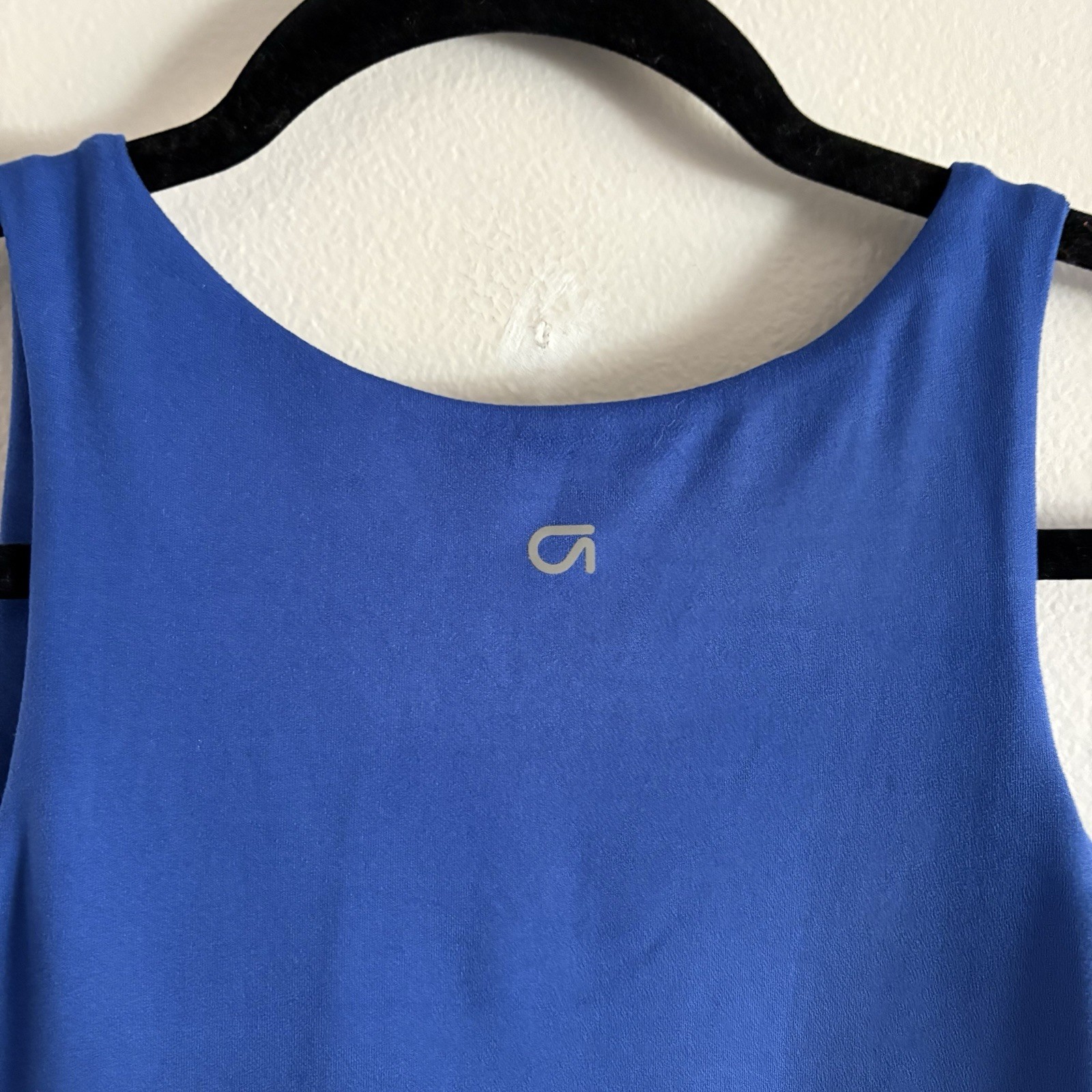 Gap Fit Women M Blue V-Neck Stretch Moisture Wicking Shelf Bra Active Tank Dress