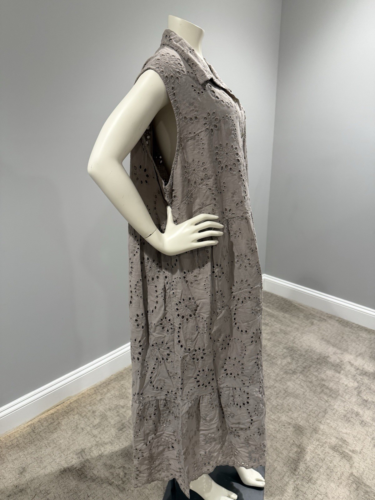 Valentina Naldi Italian Eyelet 100% Cotton Sleeveless Midi Dress Taupe Sz 3X
