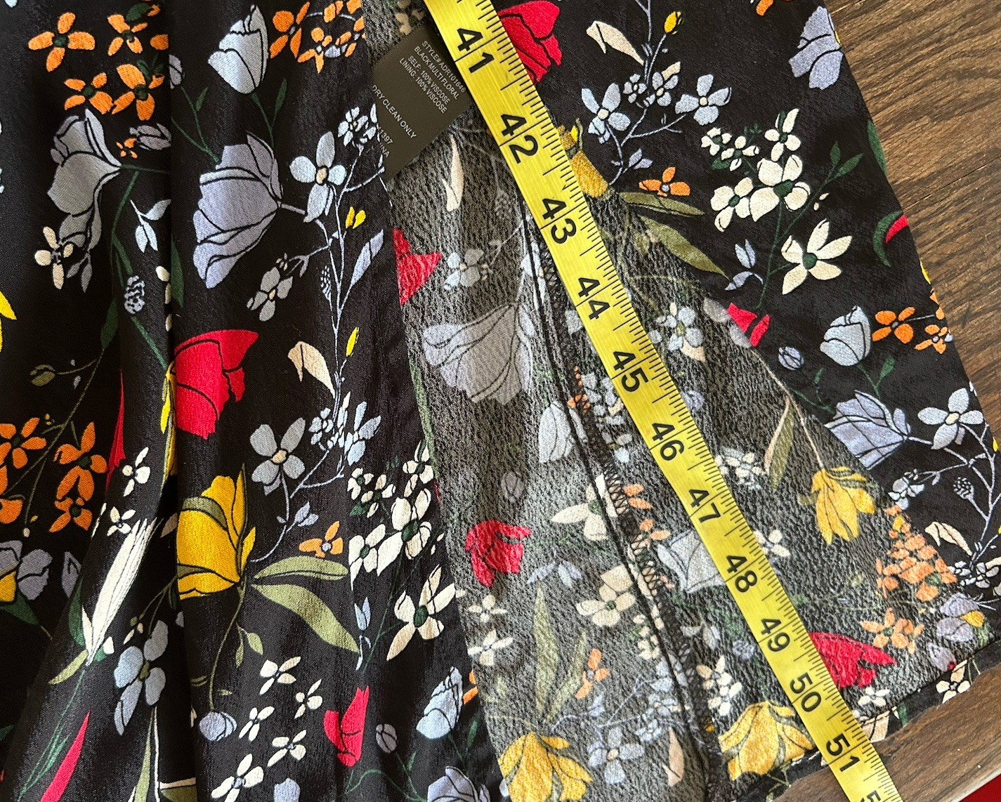 ASTR the label Black Floral Puff Short Sleeve Midi Dress Medium Smocked Back