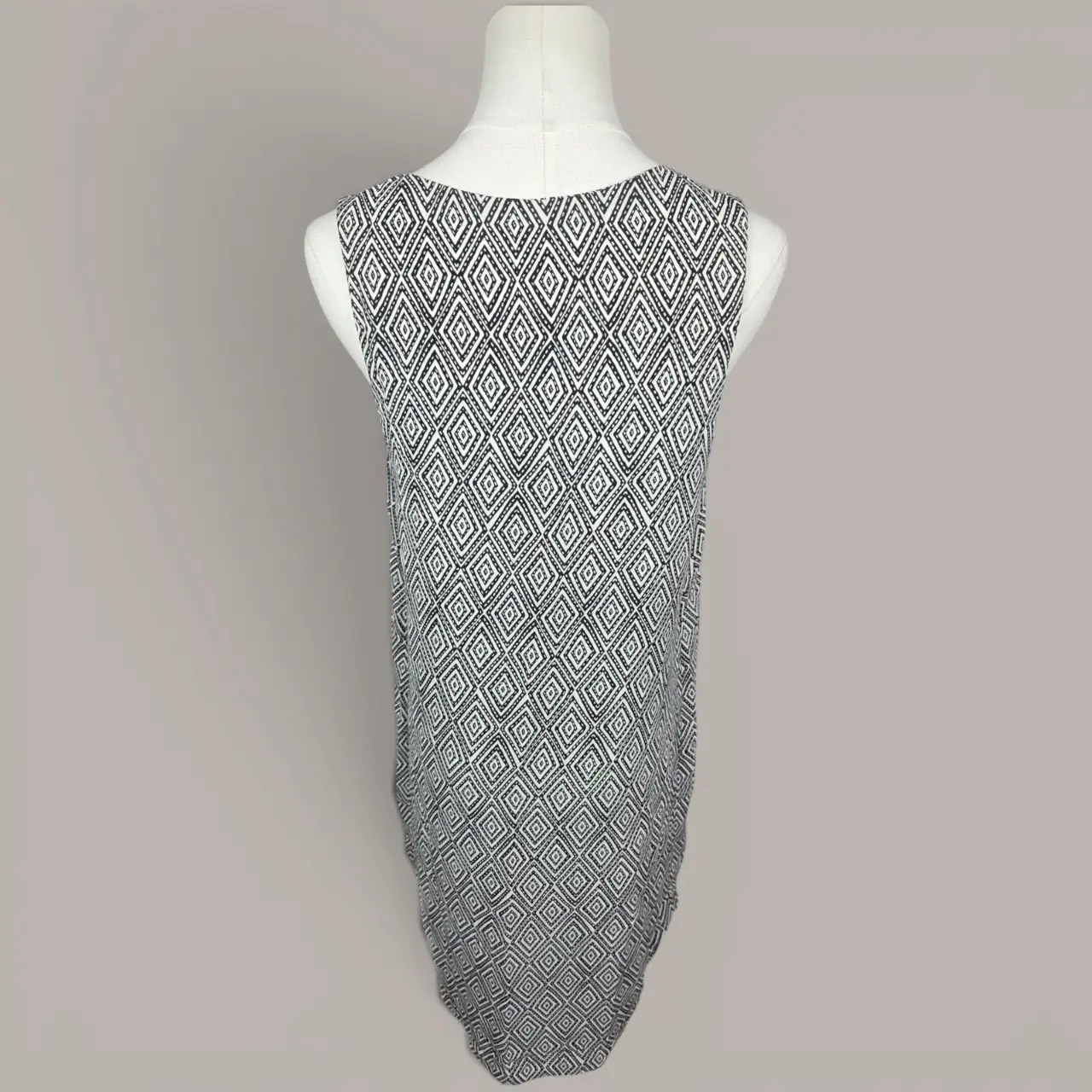 H&M Black White Geometric Diamond Print Sleeveless Shift Dress Tunic US 10