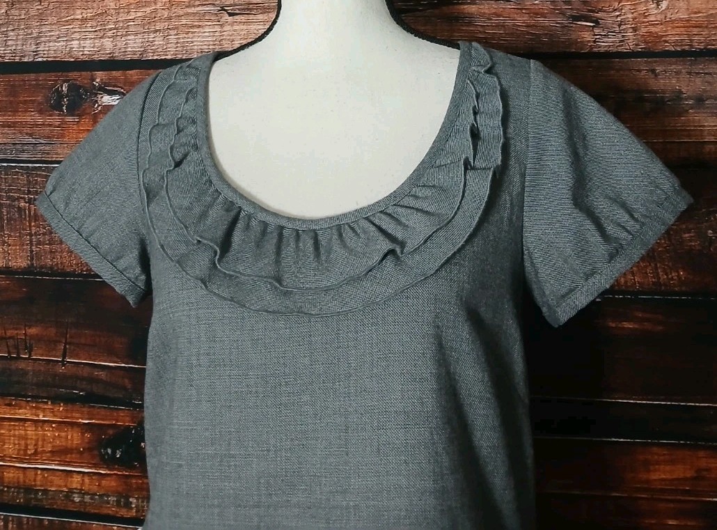 GAP Dress Size 2 Gray Wool Blend Ruffle Neckline Short Sleeve Pockets 2008