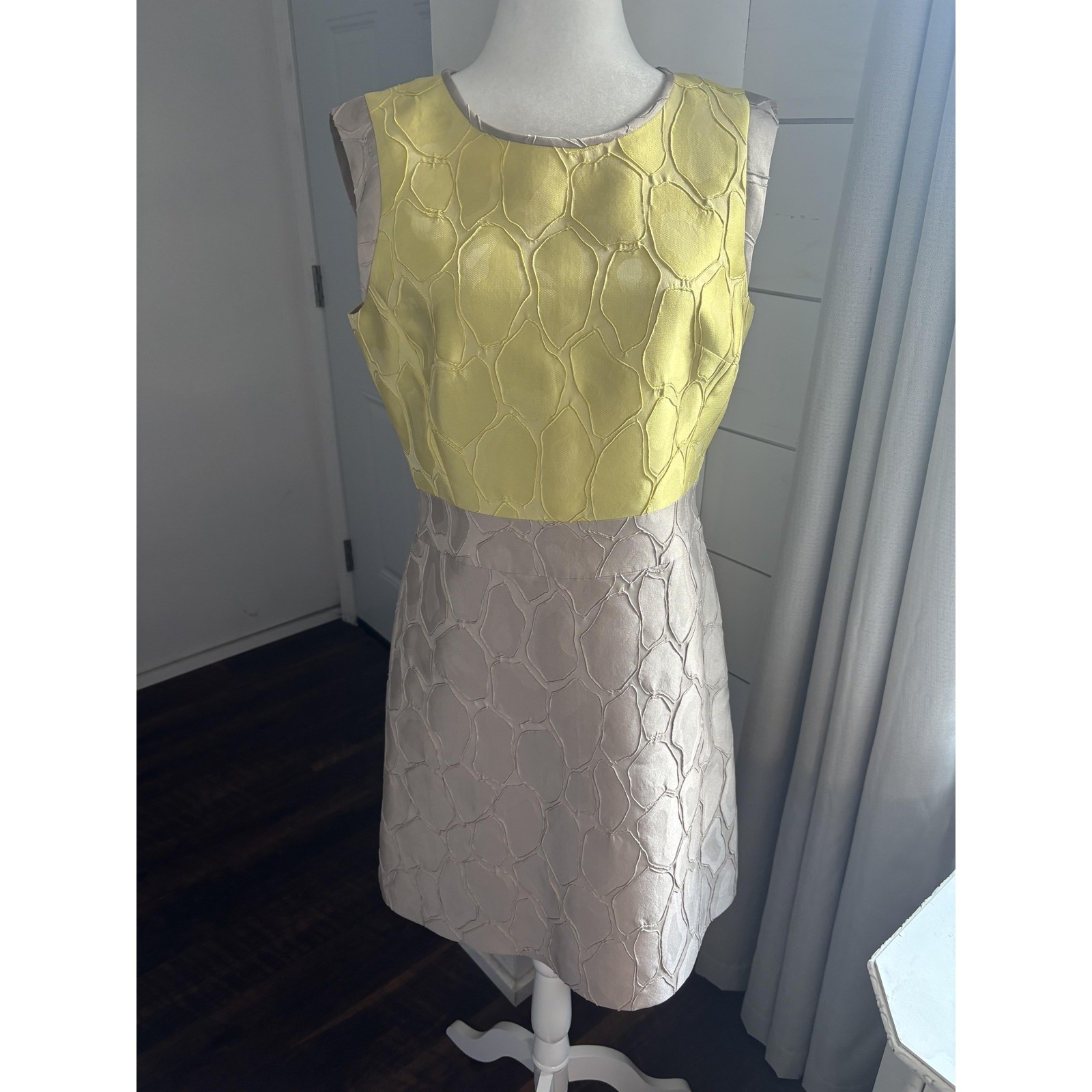 Lafayette 148 Dress Womens Size 6 Yellow Beige Textured Sleeveless Silk Blend