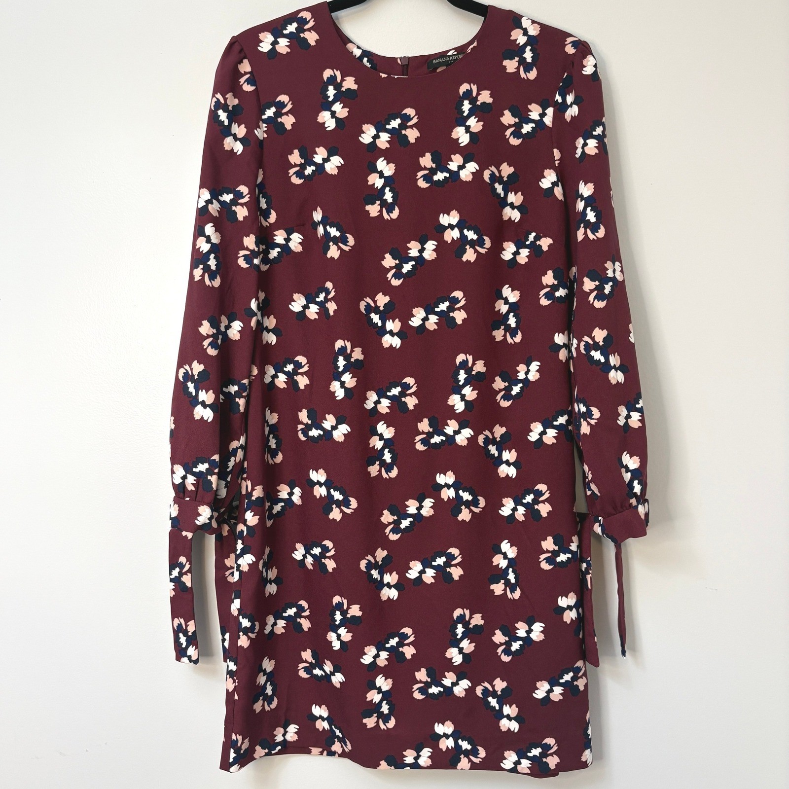 Banana Republic SZ 6 Burgundy Floral Tie Cuff Long Sleeve Dress