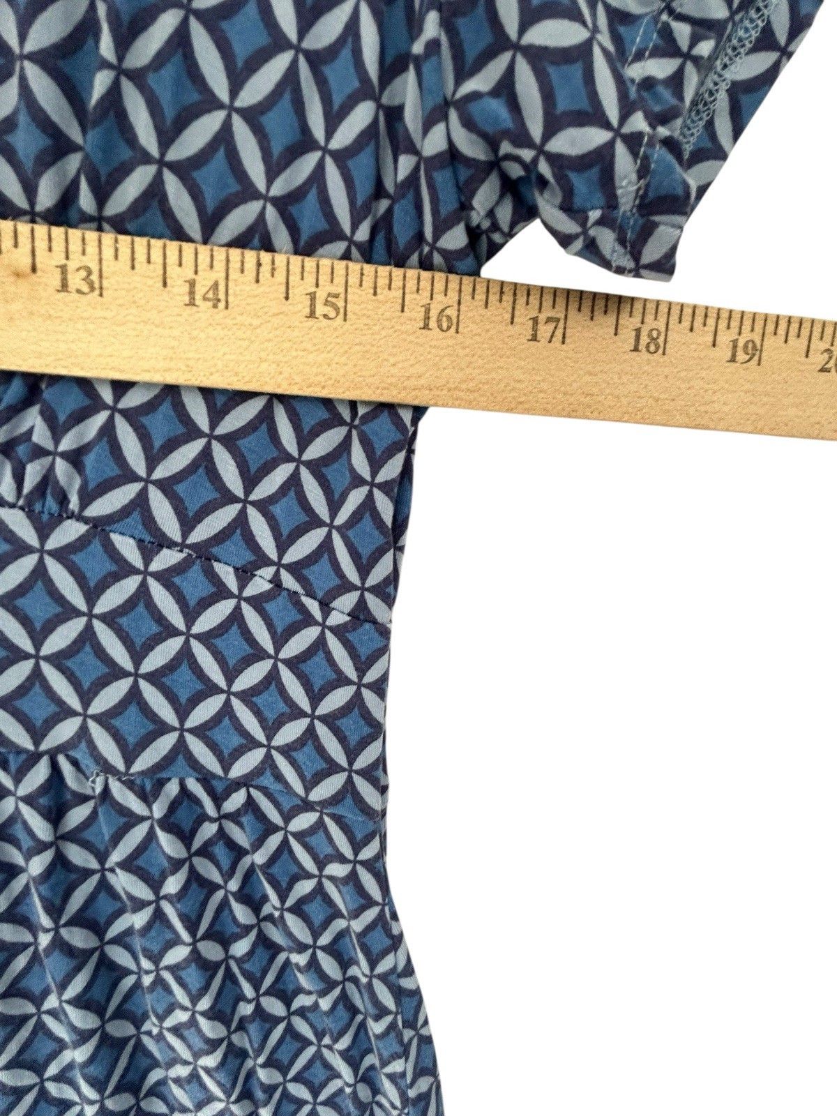L L Bean Sz M PET Cross Over Front V-Neck Knit Dress Short Sleeve Blue Stretch