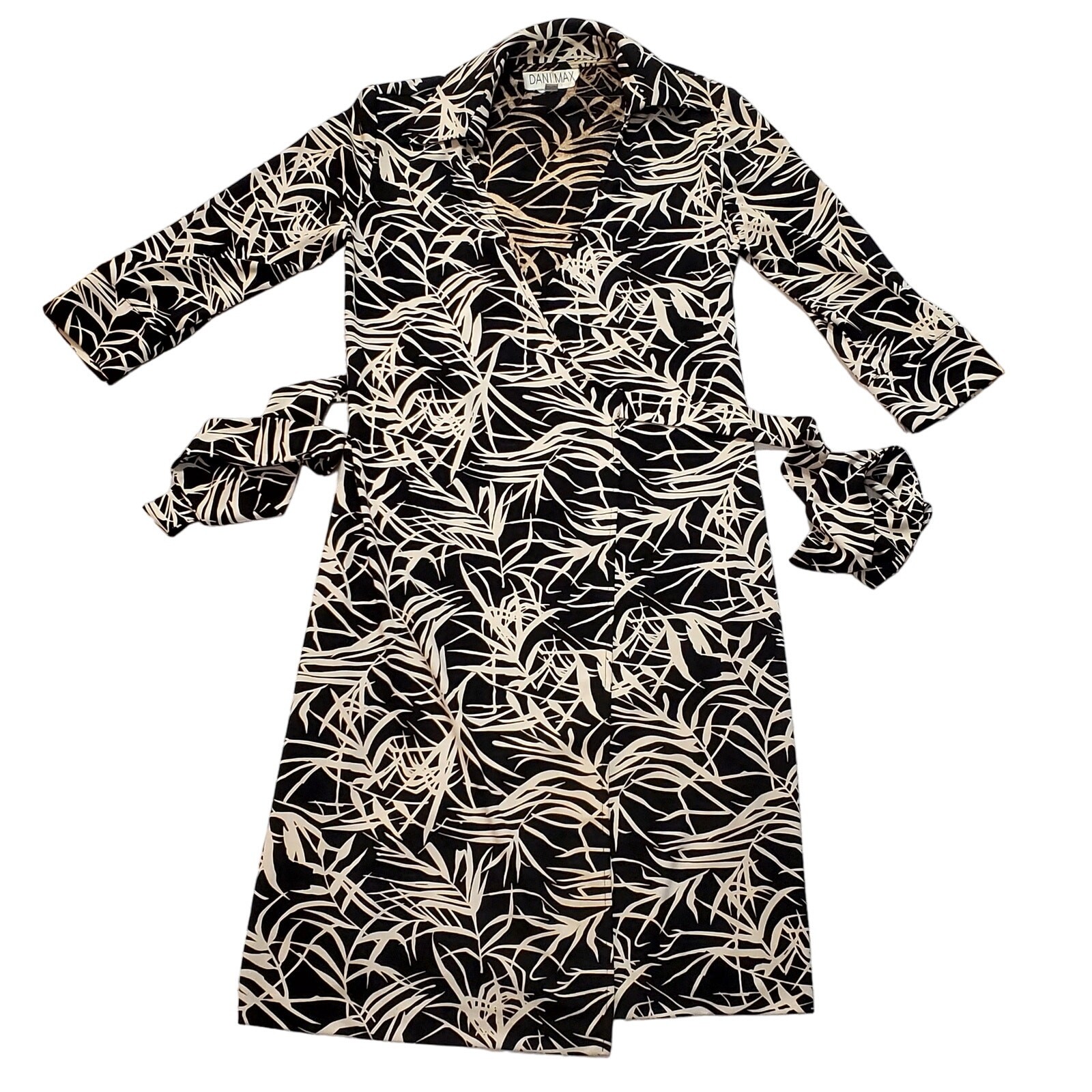 Dani Max Wrap Casual Dress White Palm Pattern Sz 6M Black White Tropical Beachy