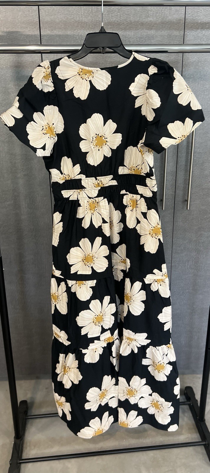 Anthropologie Black Floral V-Neck Short Sleeve Midi Dress Women’s M Regular