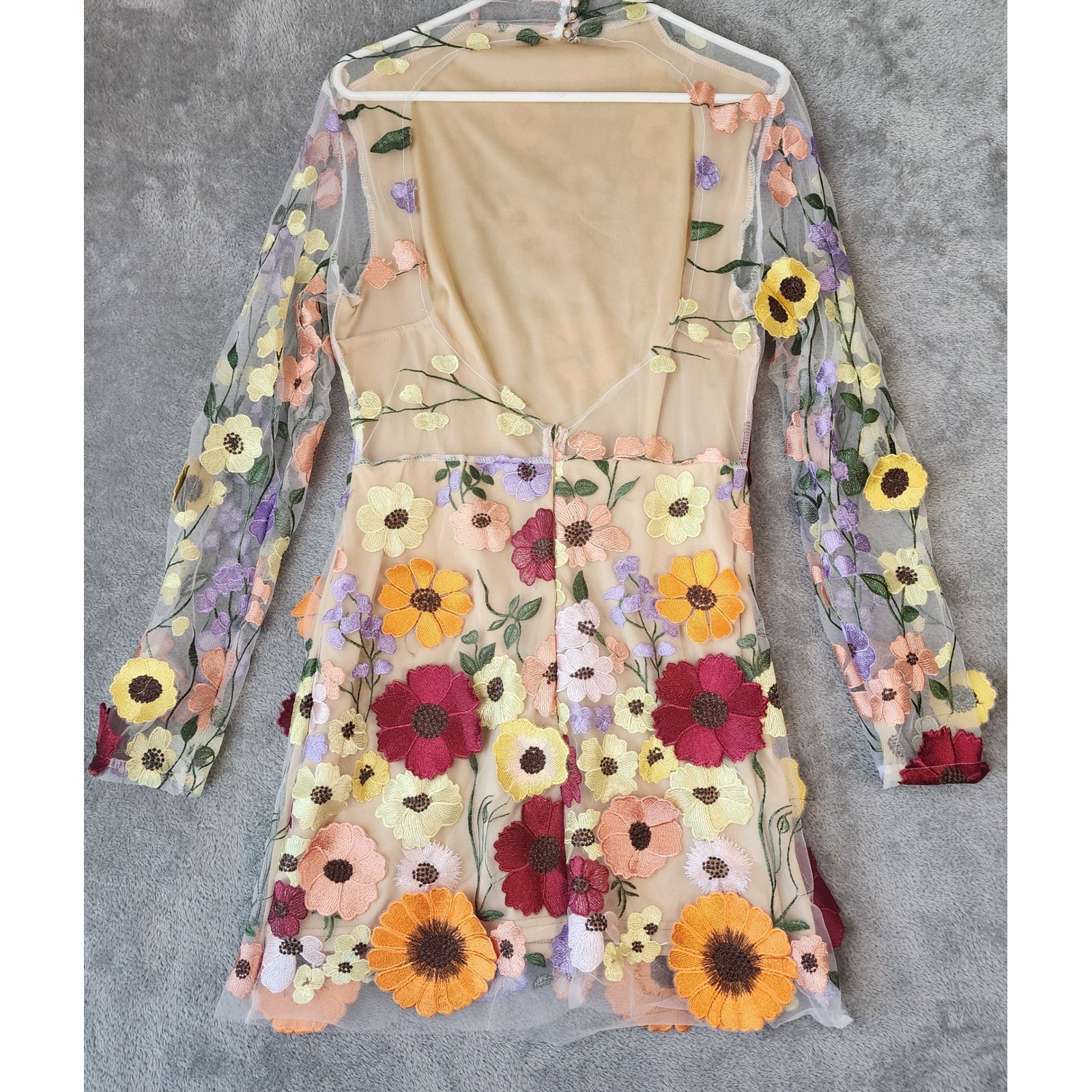 Womens Dress Medium Floral Embroidered Mesh Open Back Long Sleeve Nude Mini