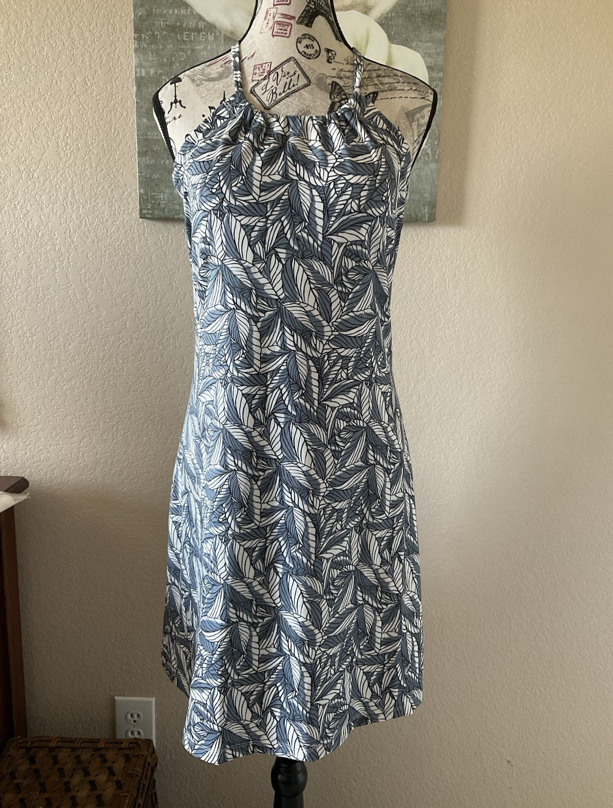 Eddie Bauer Womens Size S Blue White Floral Halter Tie Stretch Dress (size 6)