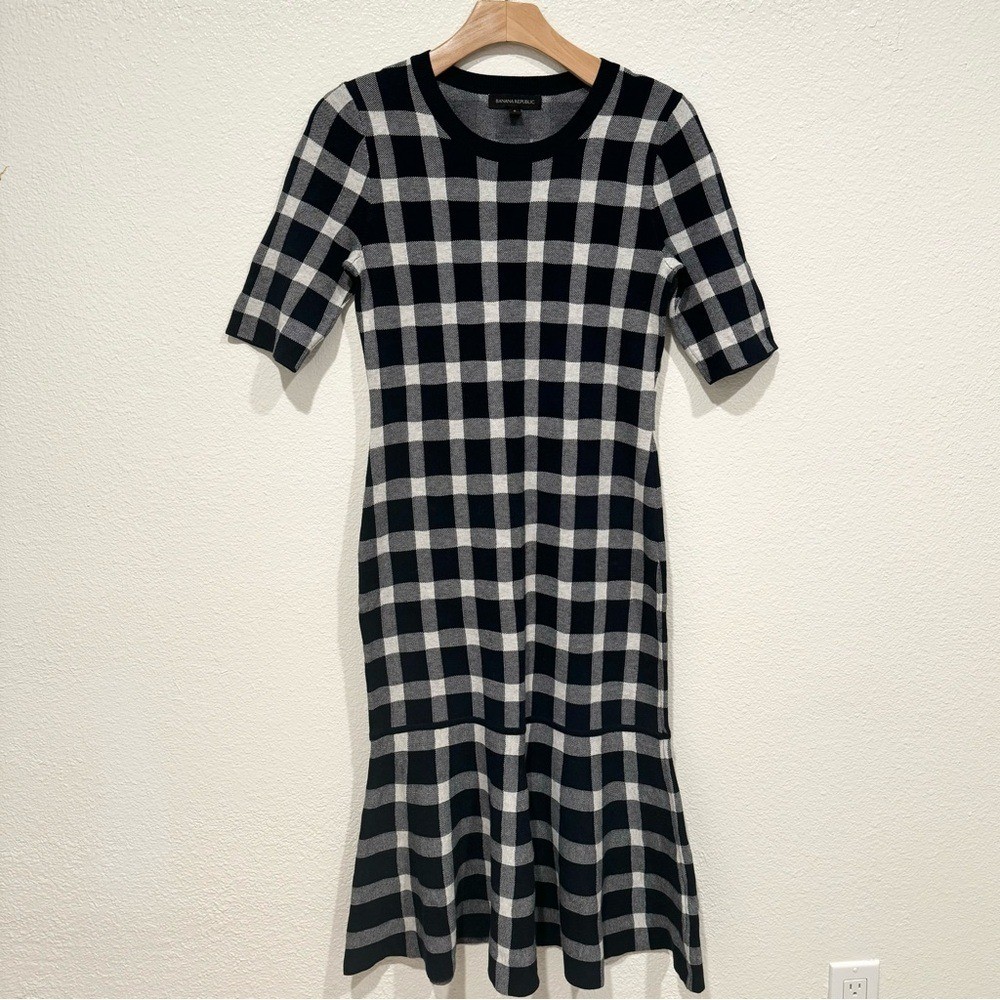 banana republic black white gingham knit short sleeve sweater dress flounce hem