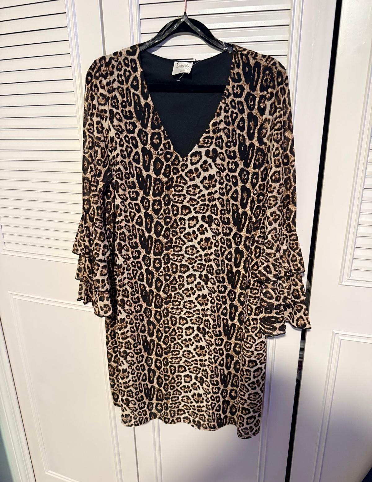 Leopard Print Shirt Dress Size M V-Neck 3/4 Sleeve Short Brown Black