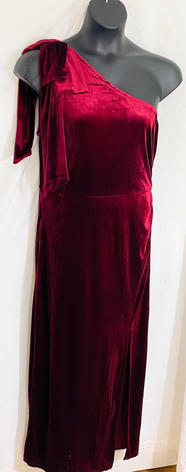 women’s Merokeety velveteen dark burgundy long dress size X Large one sleeve